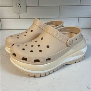 Crocs Mega Crush Clog Beige Sandals & Slides Unisex Women’s 9 Men’s 7